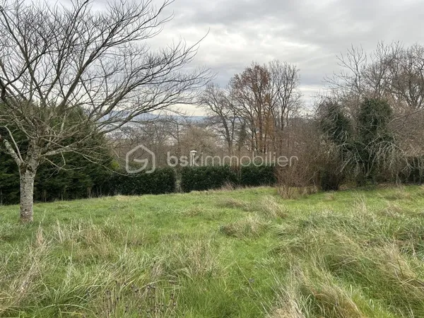 Terrain 812 m²
