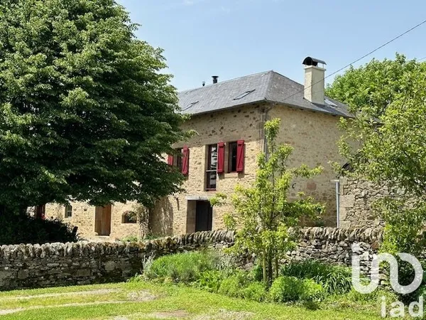 Maison 9 pièces 300 m²