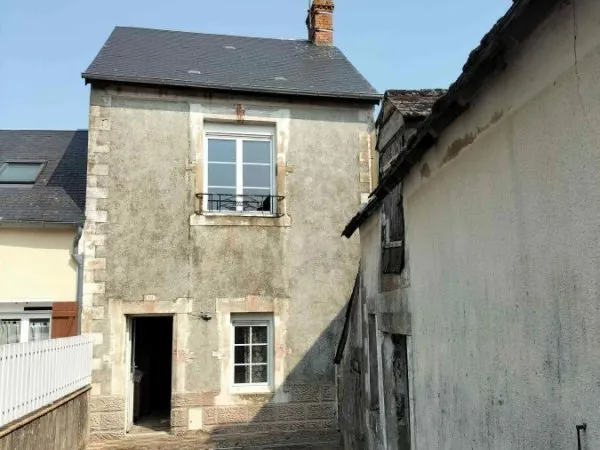 Deux maisons de bourg Mont St Jean 5 pièces 80m²