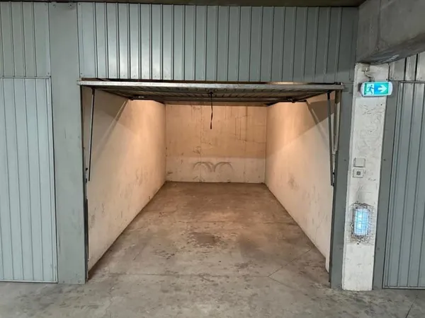 GARAGE A LOUER A ROANNE - CENTRE VILLE