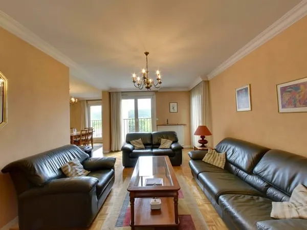 T4 de 85m² avec garage dans une copropriété ravalée et isol?
