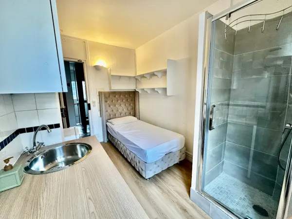 Vends appartement 9m² Paris 8ème - St George & St Lazare