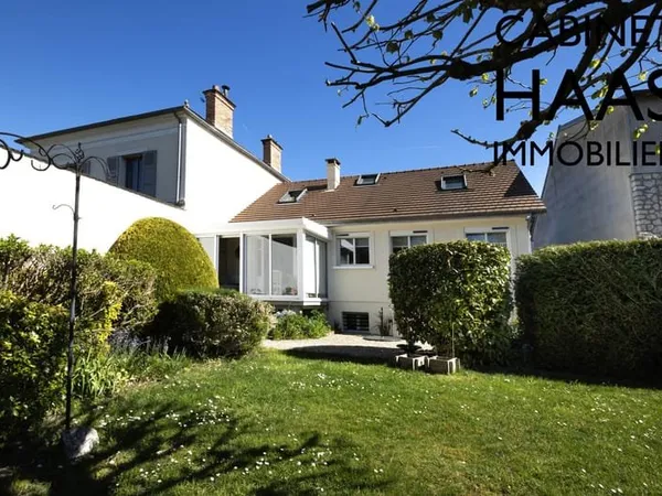 Maison T6 aux prestations haut de gamme avec jardin