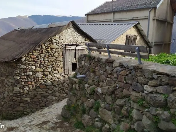 Granges à rénover (Ariège)