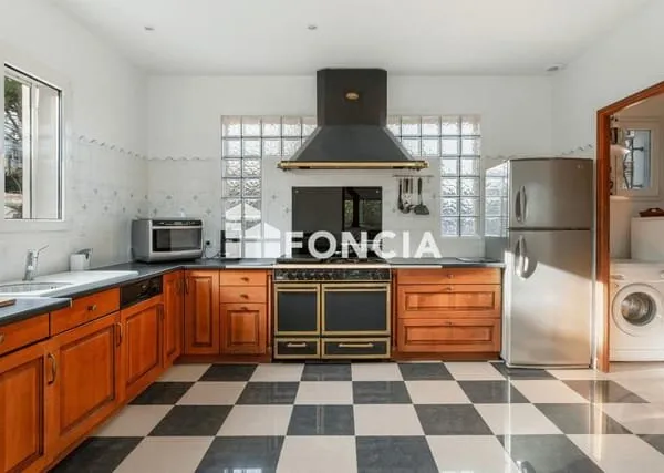 Superbe villa avec dépendance
