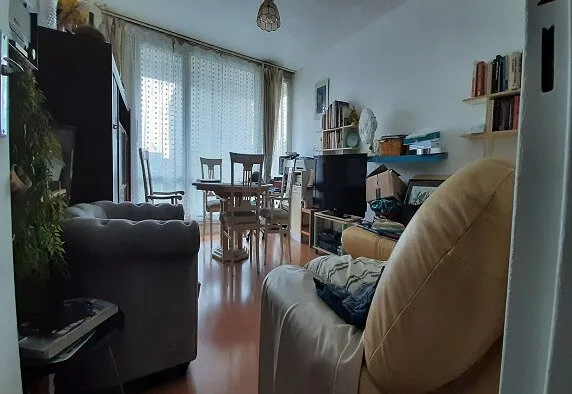 APPARTEMENT PIECES AVEC BALCON