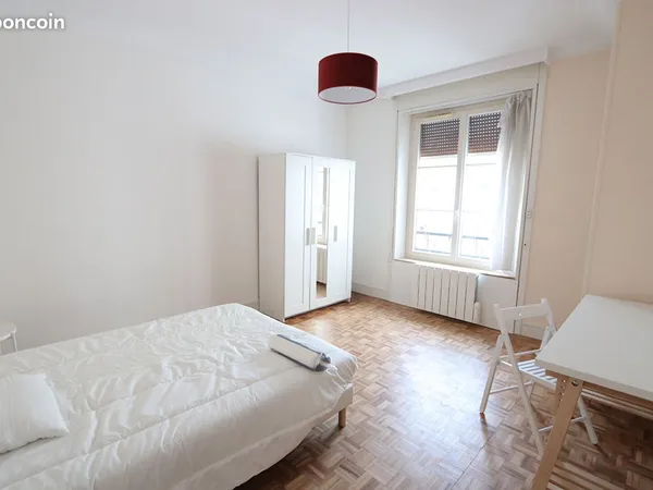 Appartement 1 pièce 192 m²