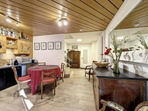 Maison 7 pièces 222 m²