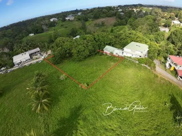 Terrain constructible 1701 m²