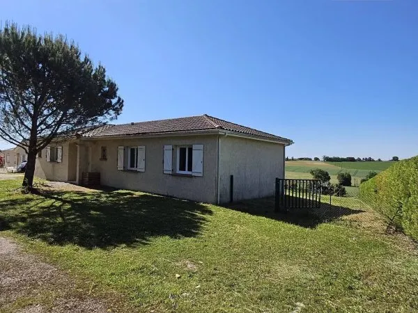 Pavillon plain-pied type V sur terrain de 2500m² environ