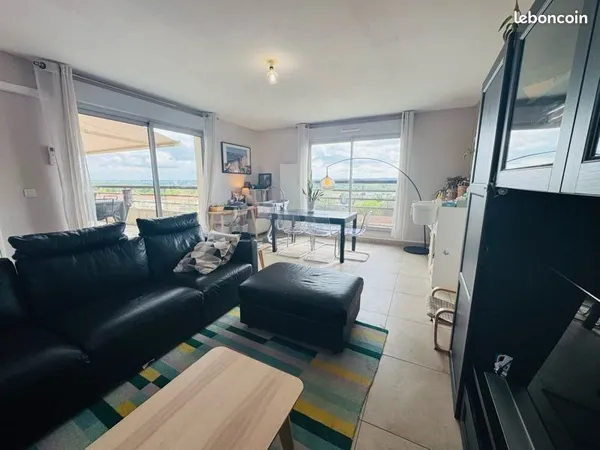 Appartement T4 climatisé de 94 m² avec terrasse et vue dégagée - garage fermé - options