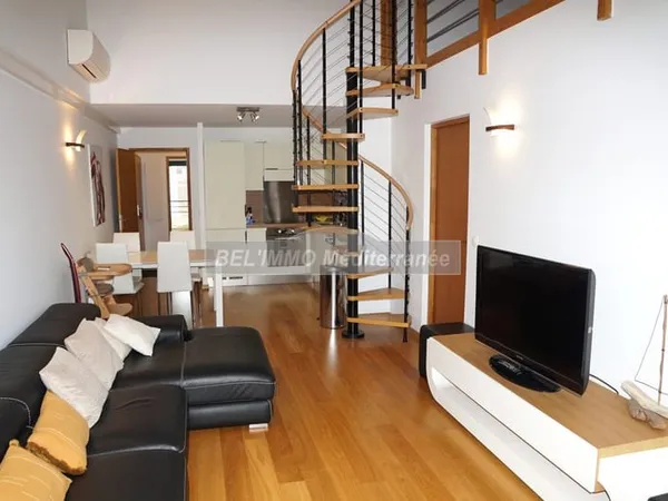F3 POUR 4 PERSONNES. VILLA AUBANEL.