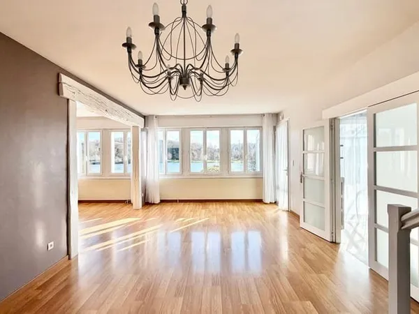 Maison 8 pièces 193 m²