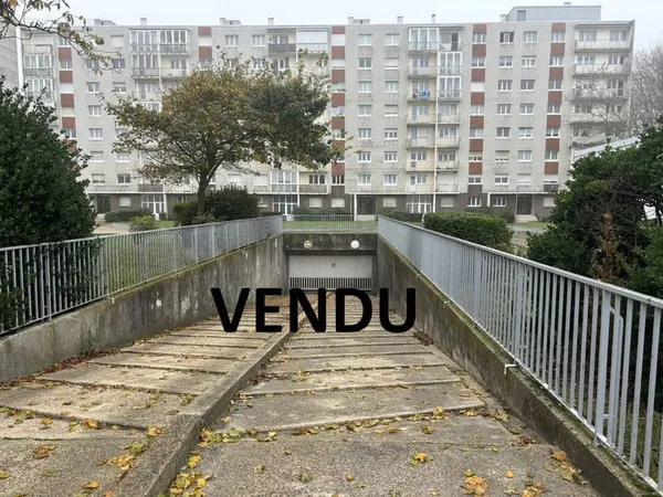 Malo Méridien: Garage en sous-sol sécurisé de la résidence de la tour