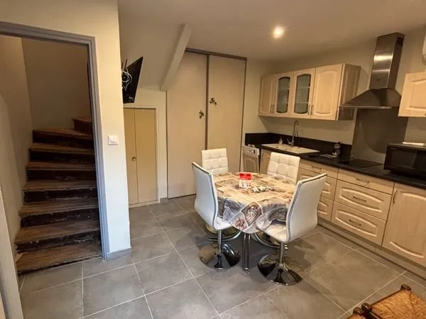 Maison de village meublée - 63 m² - 4 pièces - Bélesta