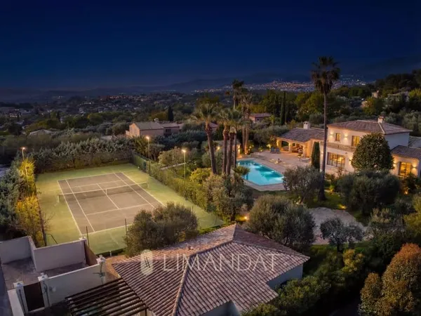 Villa LIVIA - Valbonne - 5 suites - piscine - tennis - terrain de pétanque
