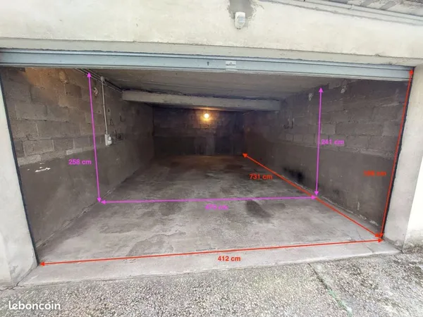 [RARE] box de stationnement, espace de stockage, garde meuble, archives de 32m2