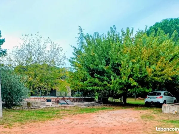 Vends maison et terrain constructible roussillon