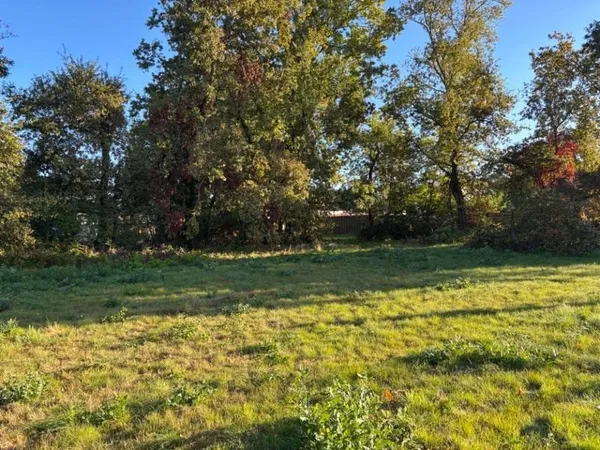 Terrain 600 m²