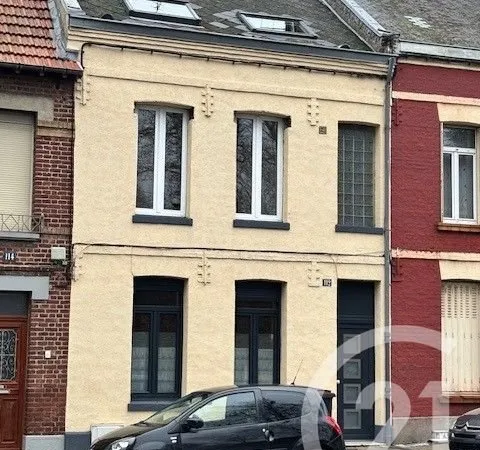 Bâtiment 140 m²