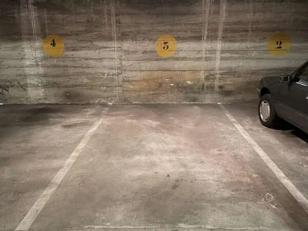 Parking 13 m²