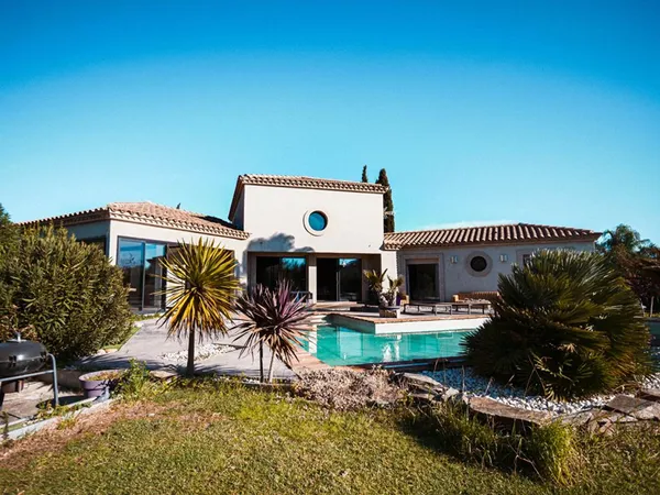 Maison 4 pièces 205 m²
