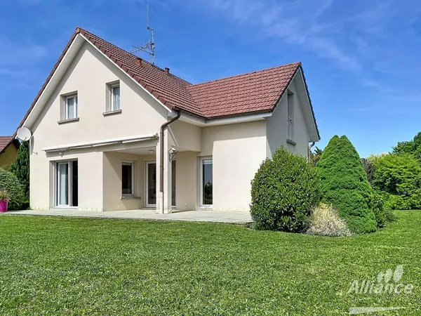 Maison familiale 4 chambres, au calme absolu, proche de la f