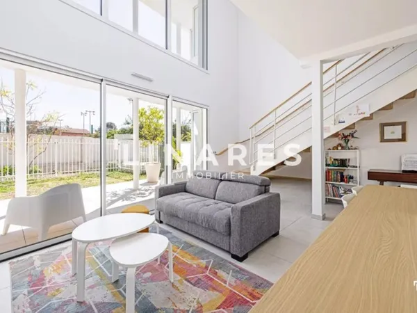 LUXURY DUPLEX - Appartement Duplex T3 de 77m2 en rez-de-jardin -