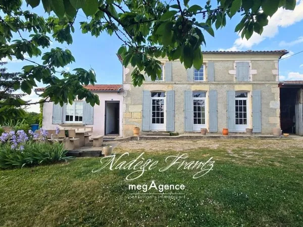 Maison charentaise 145 m² + dépendances - Terrain 2300 m² - Les Églises-d'Argenteuil