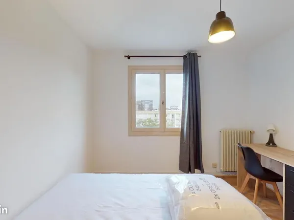 Chambre 6 pièces 92 m²