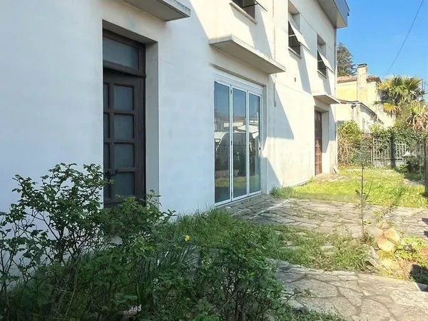 Local 224 m² Villenave-d'Ornon