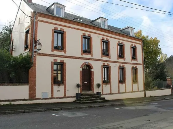 PROPRIETE - MAISON DE MAITRE L'AIGLE 12 pièce(s) 285 m2 avec piscine couverte