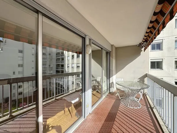 T3 83m2 + GRAND BALCON + DOUBLE GARAGE (38 m2) Situé à Lyon