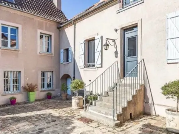 Maison de charme rénovée en centre ville - 220 m² sur 582 m² de terrain