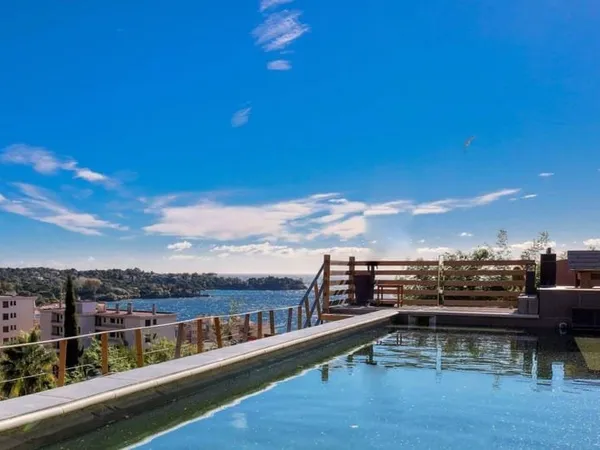 Villa 6 pièces 200 m²