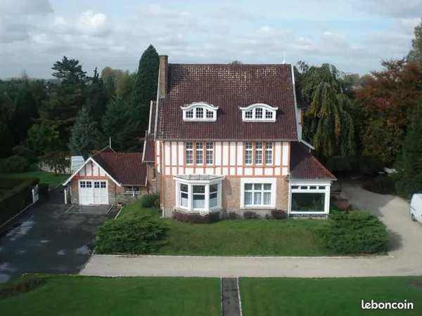 Maison de Maître bâtie sur 8200 m²
