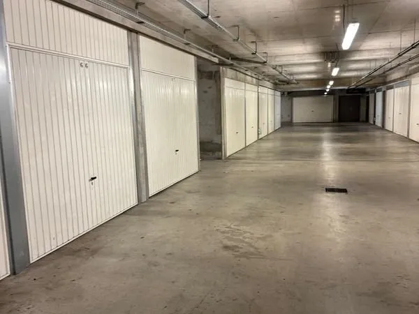 A louer Garage fermé sécurisé