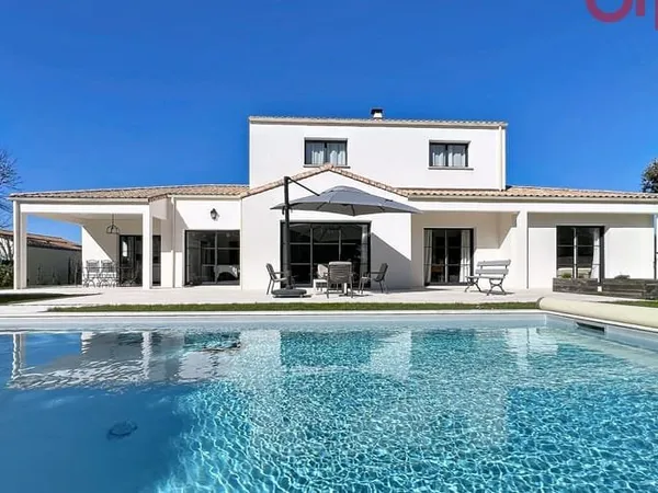 Maison 5 pièces 198 m²