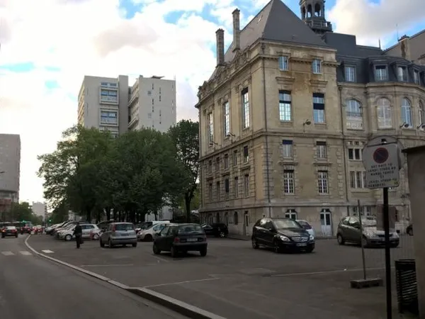 Parking moto privé Ivry-sur-Seine 40€ CC