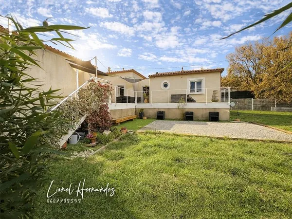 MONS (30340) Villa contemporaine d'architecte de plain-pied - 139 m² - Terrain 1385 m² - Garage doub