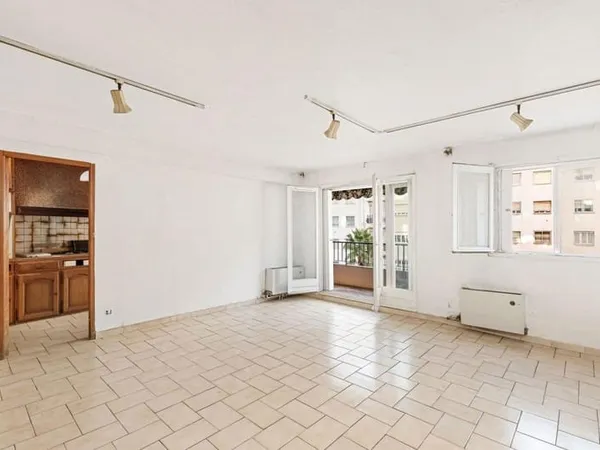 Appartement de 5 pièces (97 m²) à vendre à NICE