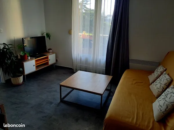 Appartement 2 Pieces 35m 570 euros charges comprises