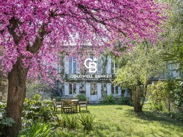 MAISON EN PIERRE - SAINT-SEURIN - JARDIN - STATIONNEMENT