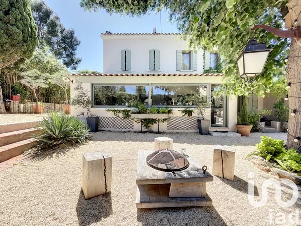 Maison 8 pièces 220 m²