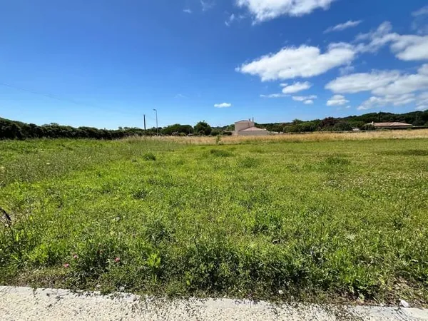Terrain 329 m²
