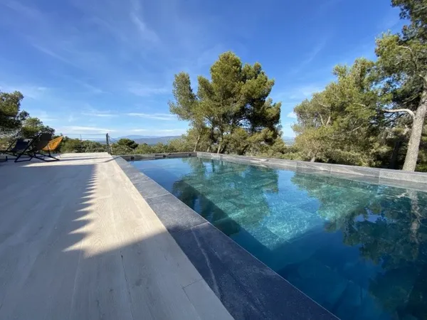 Maison 10 pièces 300 m²