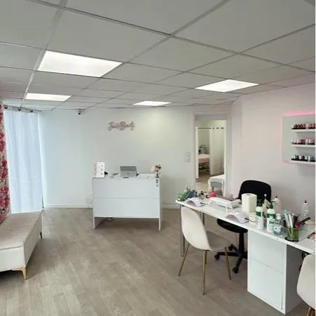 URGENT Bail à céder - Institut de beauté