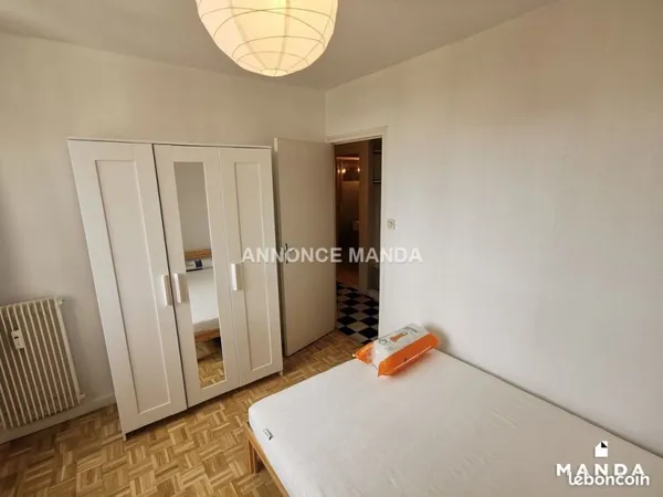 Chambre 4 pièces 9 m²