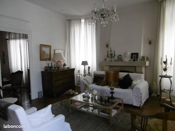 APPARTEMENT DE CARACTERE CENTRE VILLE 150m2