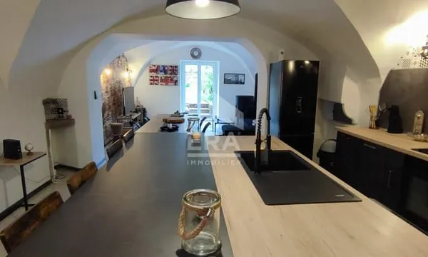 Maison Vriange 6 pièce(s) 161 m2 avec terrain, garage, terrasse...
